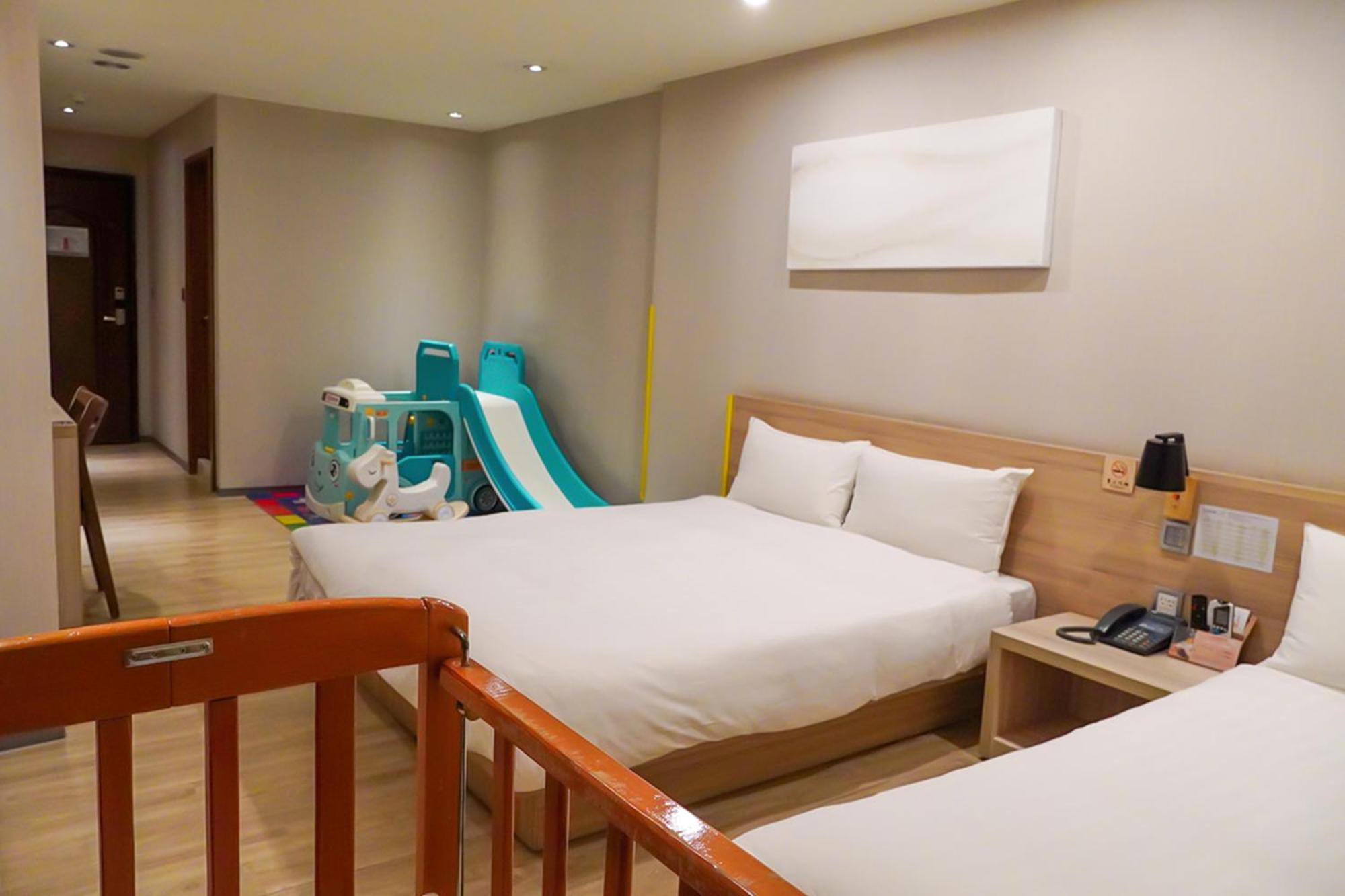 Smile 73 Hotel Taichung Exterior photo